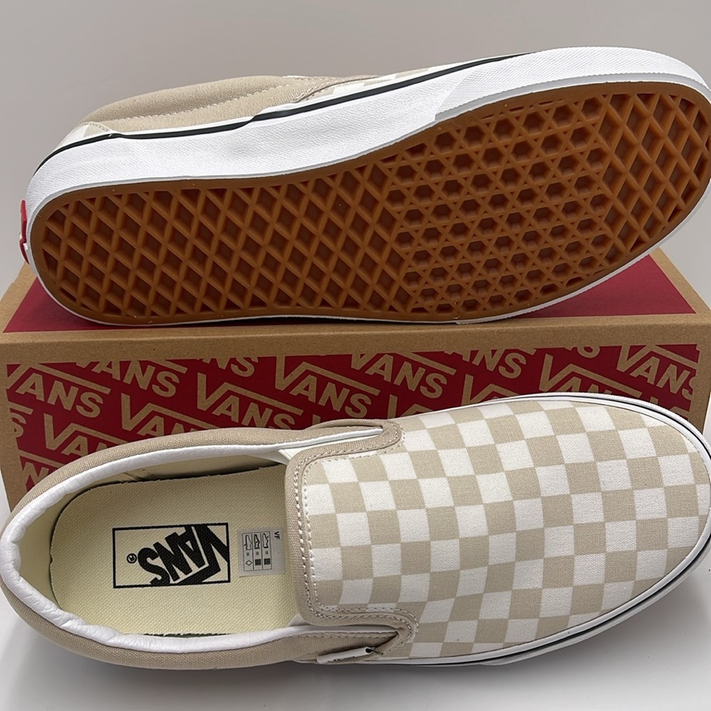 Vans Men’s Classic Slip-On
Color Theory Checkerboard
VN0A7Q5DBLL
Sneakers - Picture 4 of 16
